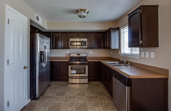 Building Photo - 14185 Tierra Halcon Dr