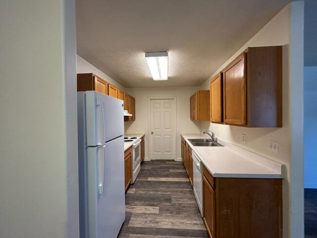 Foto del edificio - 2140 Elizabeth Blvd