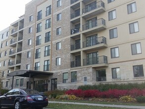 Building Photo - 321 Lester St