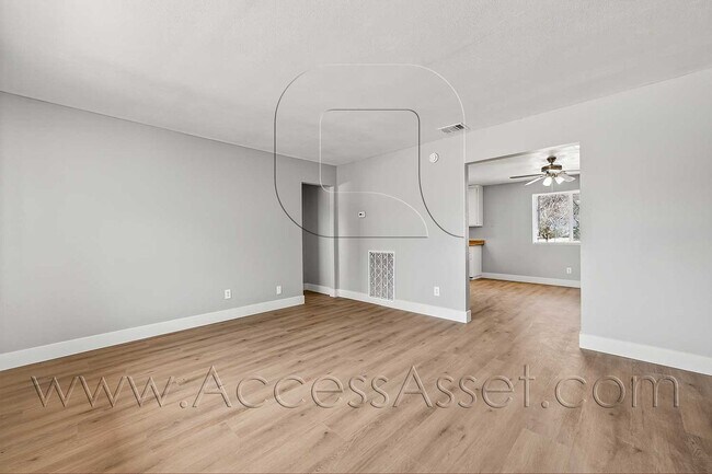 Building Photo - Delightful 3 Bed/2 Bath Single-Story Home ...