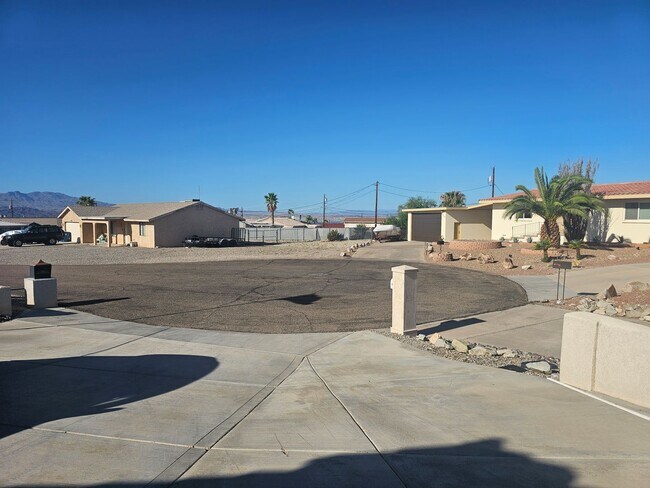 Building Photo - Unfurnished Long Term, FULL SOLAR -Pool Ho...