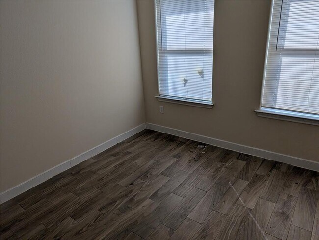 Foto del edificio - 16138 Maladi Dr