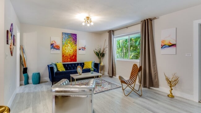 Living - 436 NE 72nd St