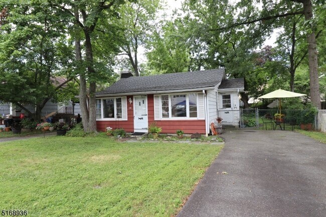 Building Photo - 28 Midvale Ave