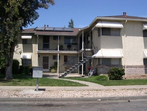 Building Photo - 794 Opal Dr