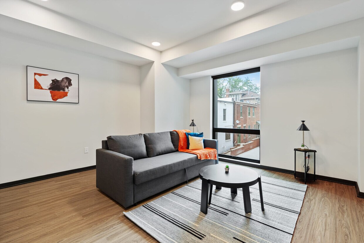 Foto principal - 423 E Michigan St