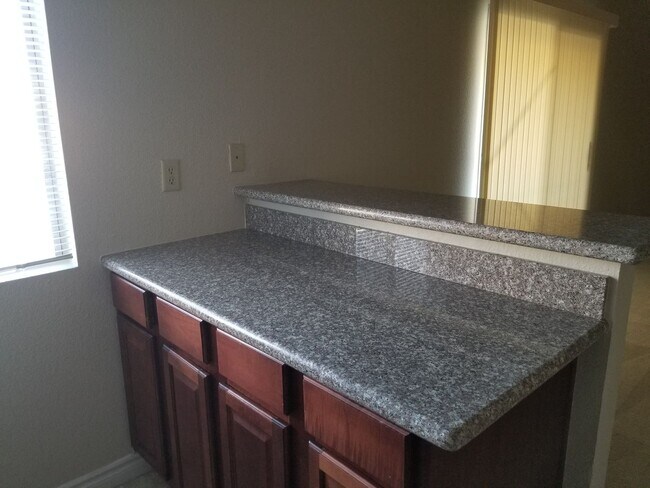 Foto del edificio - Beautiful 2 bedroom condo for Rent
