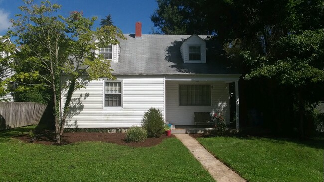 Building Photo - 508 Rose Ave