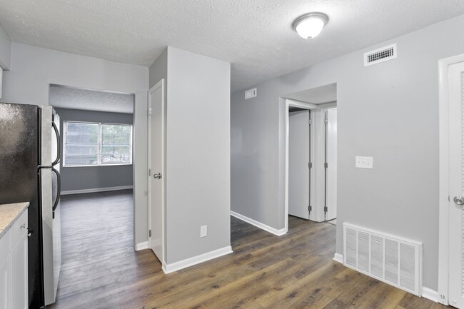 Building Photo - Concord Manor Apartments