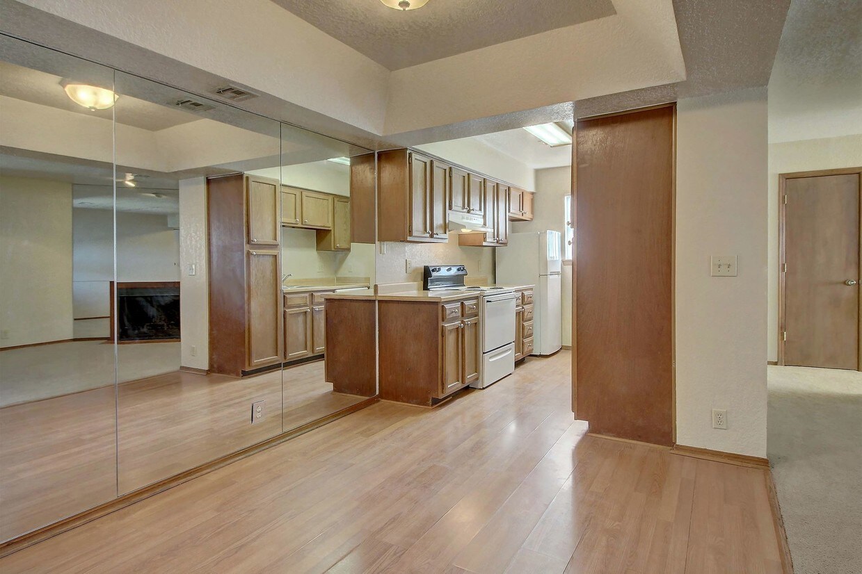 Spring Hollow Condos OK City 11433 Springhollow Rd Oklahoma City, OK