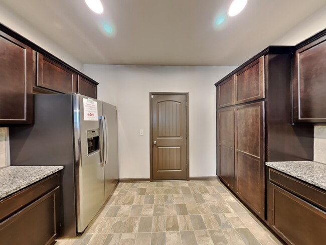 Building Photo - 658 Sweet Ashley Way