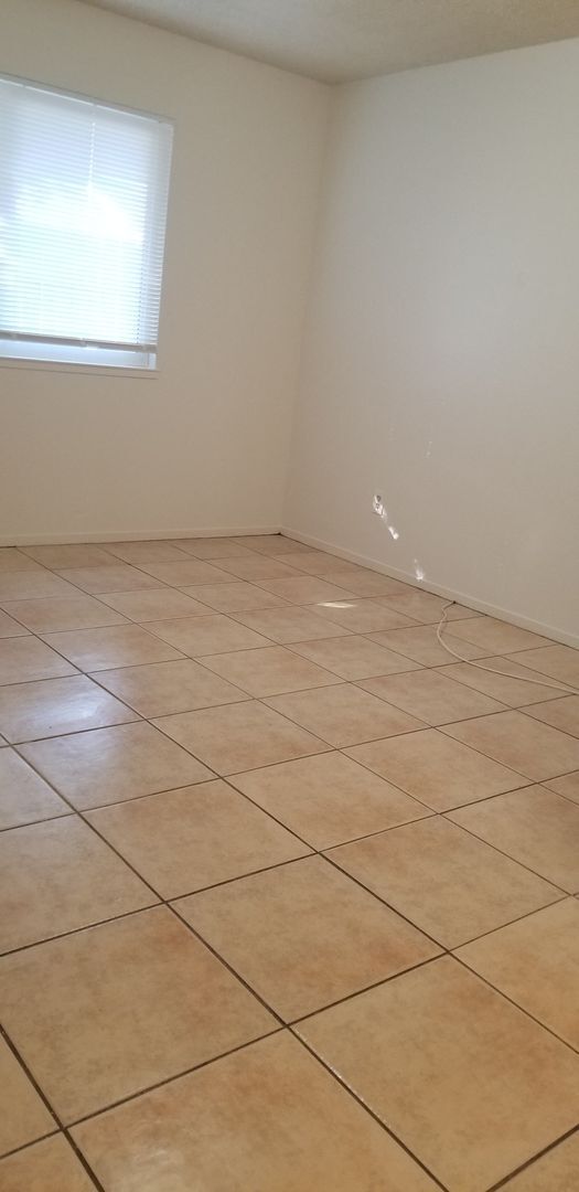 Foto del edificio - 5909 Cedar Glen Ln