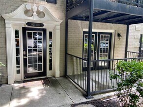 Building Photo - 3527 Essex Ave