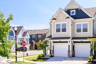 Building Photo - 628 Metro Sta