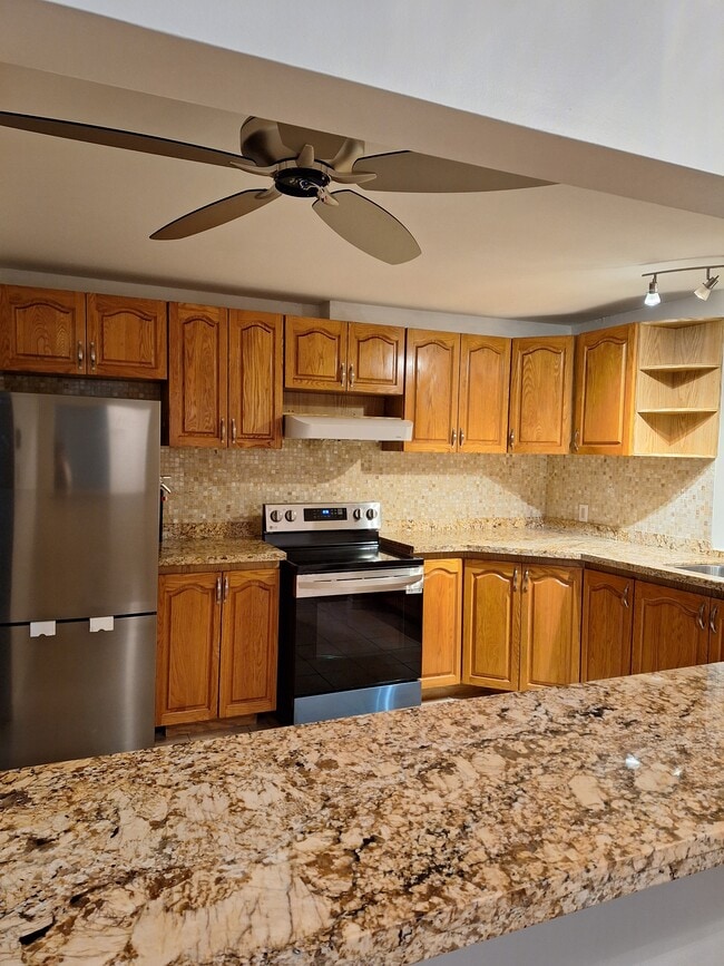 Building Photo - 6 Garrow Av