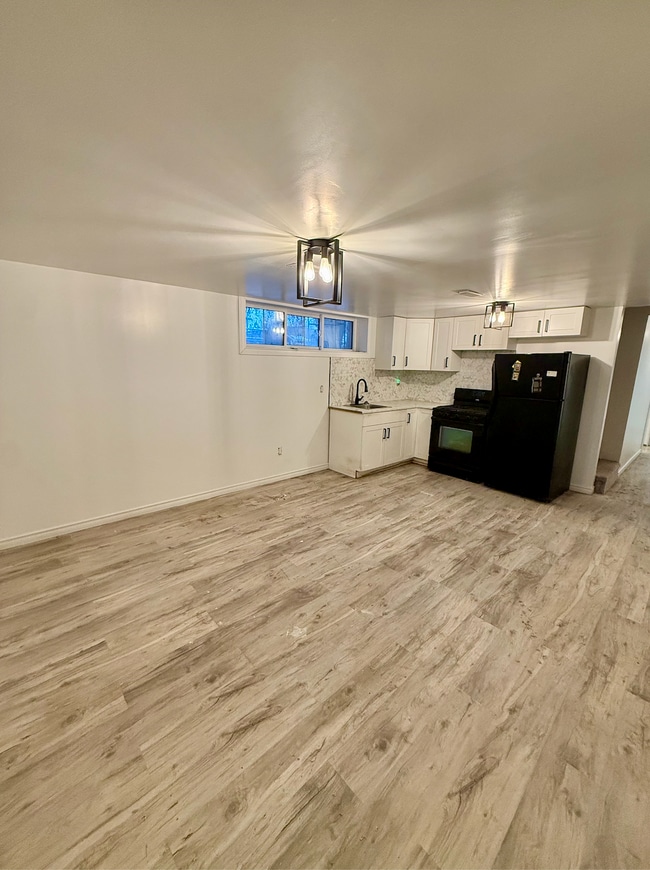 Building Photo - 4065 Dougall Av