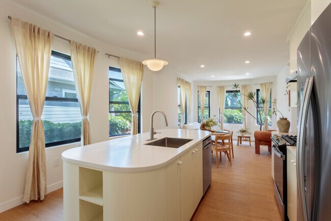 Foto del edificio - 4541 Melbourne Ave