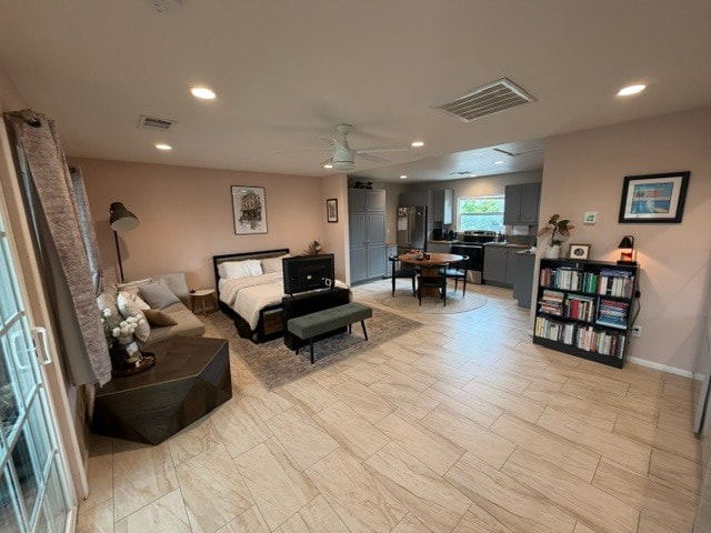 Building Photo - 1017 Arroues Dr