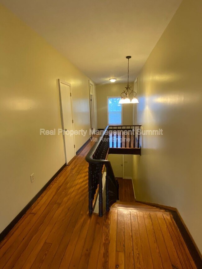 Foto del edificio - 817 Grayson Ave