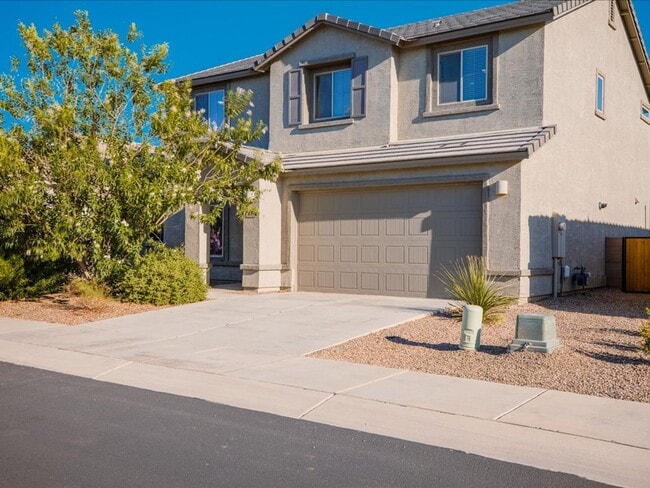 Building Photo - 2 Story-4 Bedroom 2.5 Bathroom plus flex r...