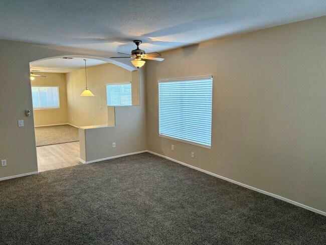 Foto del edificio - 3 Bedroom | 2 Bath - San Tan Ranch Single Level Home