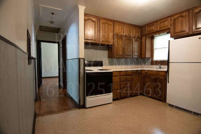 Building Photo - 712 S Cline Rd