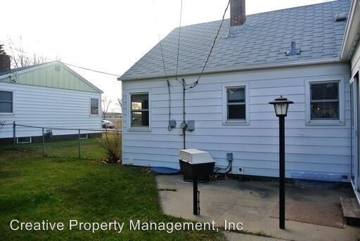 Building Photo - 3 br, 1 bath House - 823 6th St SW