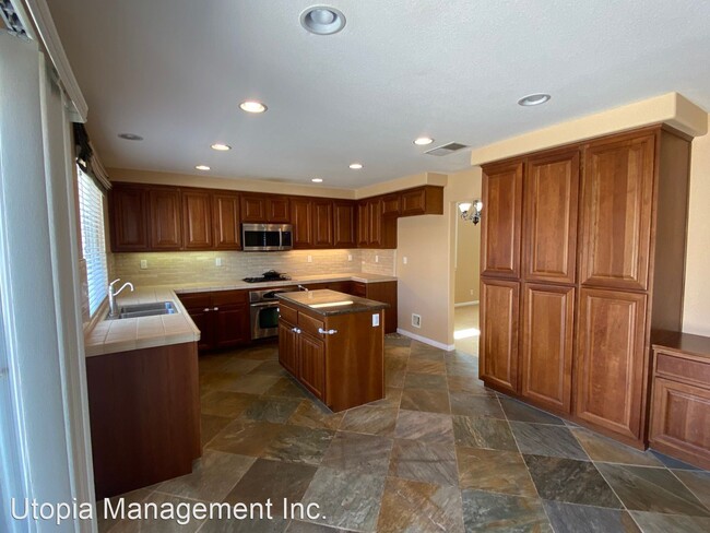 Building Photo - 4 br, 2.5 bath House - 28772 Keri Lynn Ave