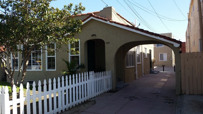 Building Photo - 1422 Orizaba Ave