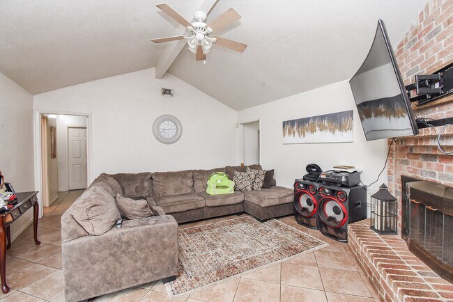 Building Photo - 12106 Pecan Meadow Dr