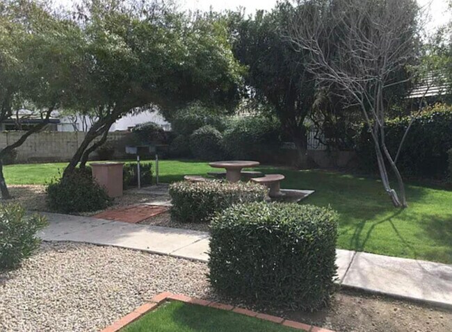 Foto del edificio - 15822 N 5th Ave