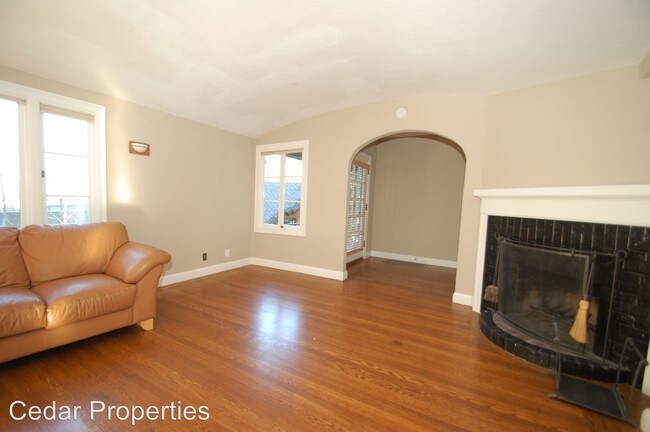 Building Photo - 2692 Hilgard Ave
