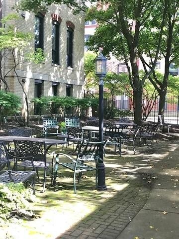 Foto del edificio - 7824 Madison St