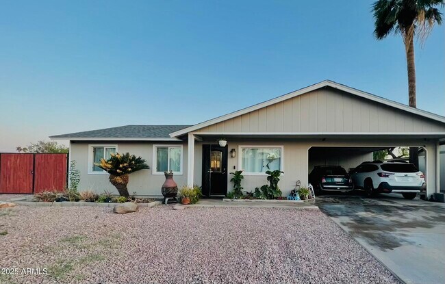 Foto del edificio - 2459 E Baltimore St