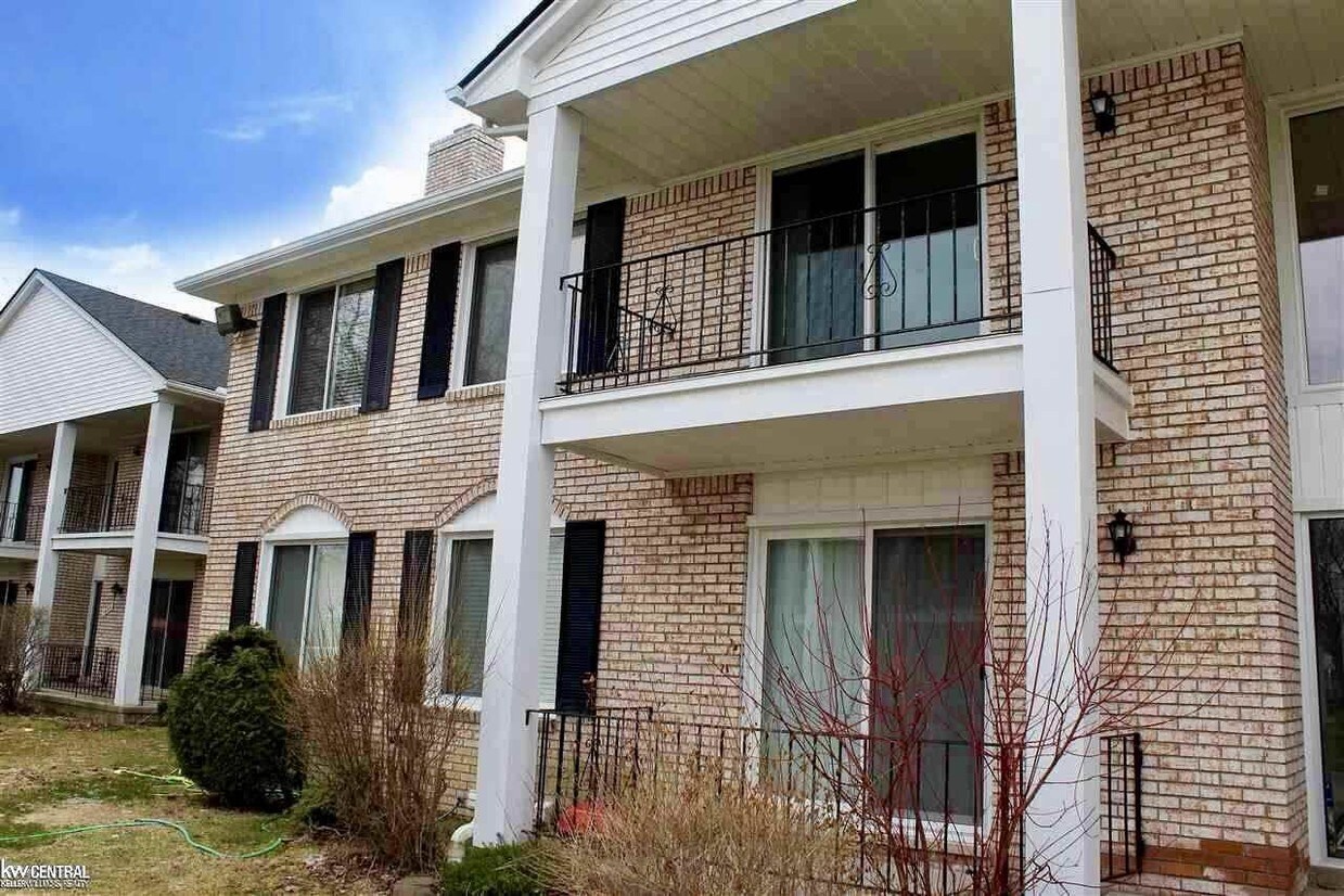 Primary Photo - 14231 Ivanhoe Dr
