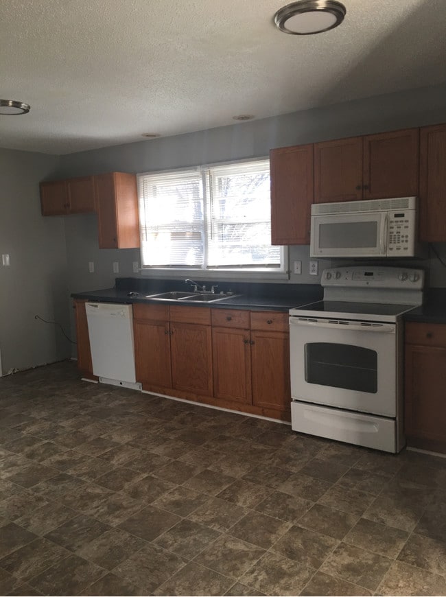 Building Photo - 967 Ford Chapel Rd