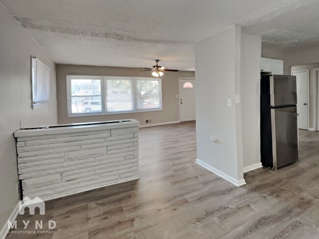 Building Photo - 2948 Templeton Rd