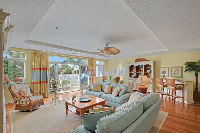 Foto del edificio - 305 E Ocean Avenue Th-6