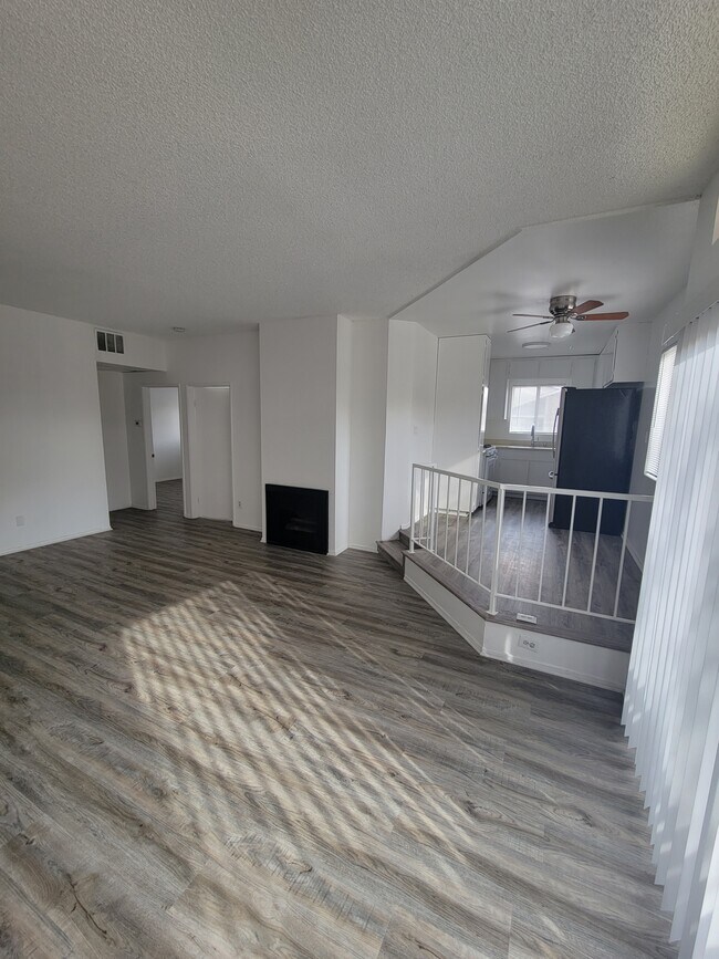 Foto del edificio - 14605 Burbank Blvd