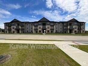 Building Photo - 90 Magnolia Dr