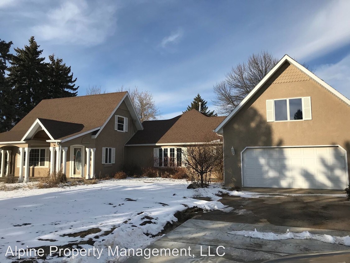 Primary Photo - 4 br, 2 bath House - 335 Vernon Dr.