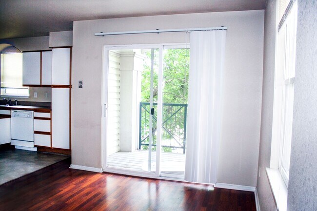 Foto del edificio - 1208 Fairview Dr