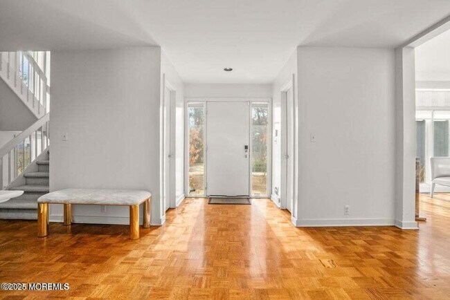 Building Photo - 225 Maplewood Ave
