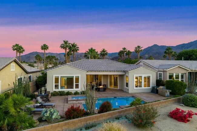 Foto del edificio - 81290 Barrel Cactus Rd
