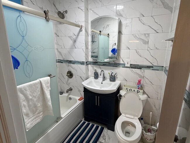 Foto del edificio - 3264 Middletown Rd