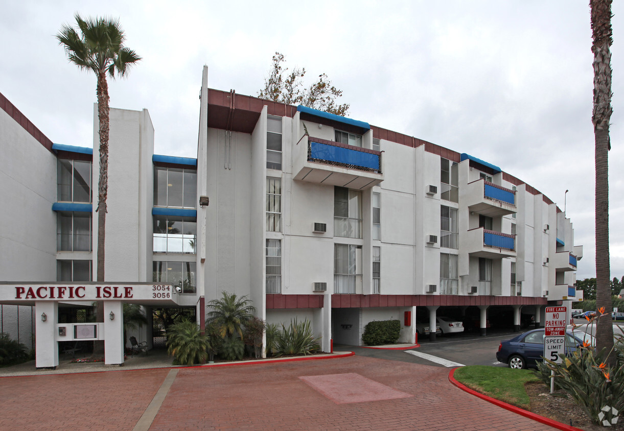 Foto del edificio - Pacific Isle Condominiums