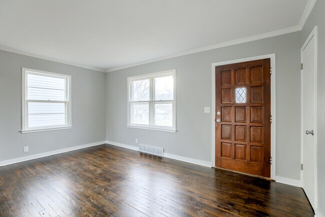 Building Photo - 3414 Forest Lawn Ave