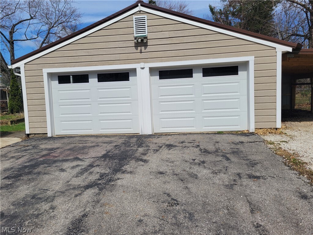 Building Photo - 835 Mae St