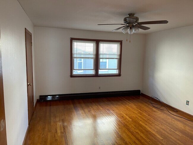 Foto del edificio - 100 Pilgrim Ave