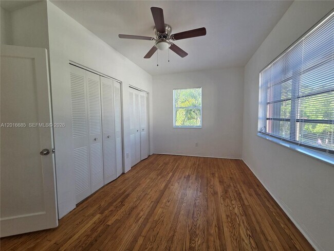 Foto del edificio - 781 SW 11th St